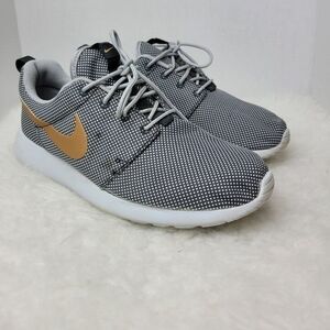 Nike Roshe Grey Gray Gold Sneaker Athletic Casual Shoes Womens Size 9